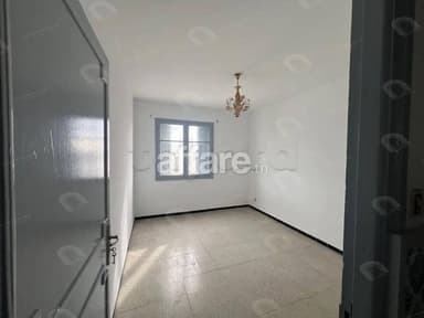 A louer un appartement S+3 à khaznadar