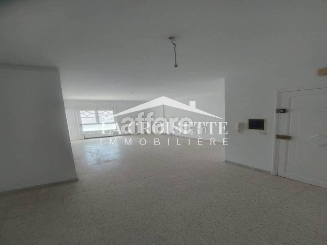 Appartement S+4 à Ain Zaghouan Nord MAL2390