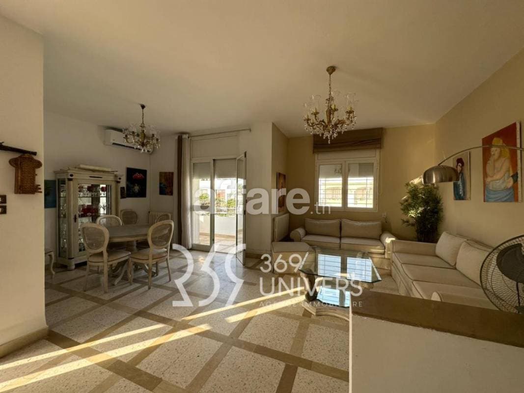 Etage de villa meublé avec balcon à La Marsa REF RA028