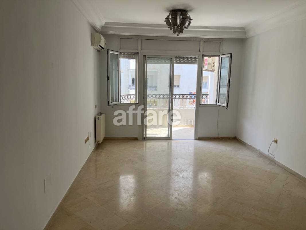 A vendre un appartement a ain Zaghouan
