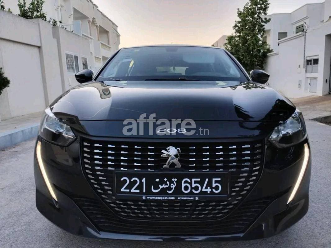 PEUGEOT 208 ALLURE PREMIÈRE MAIN