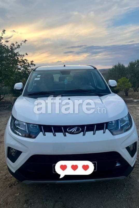 Mahindra kuv 100 2020