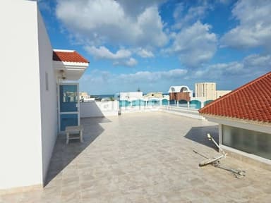 A vendre superbe villa S8 haut gamme à chatt Mariem