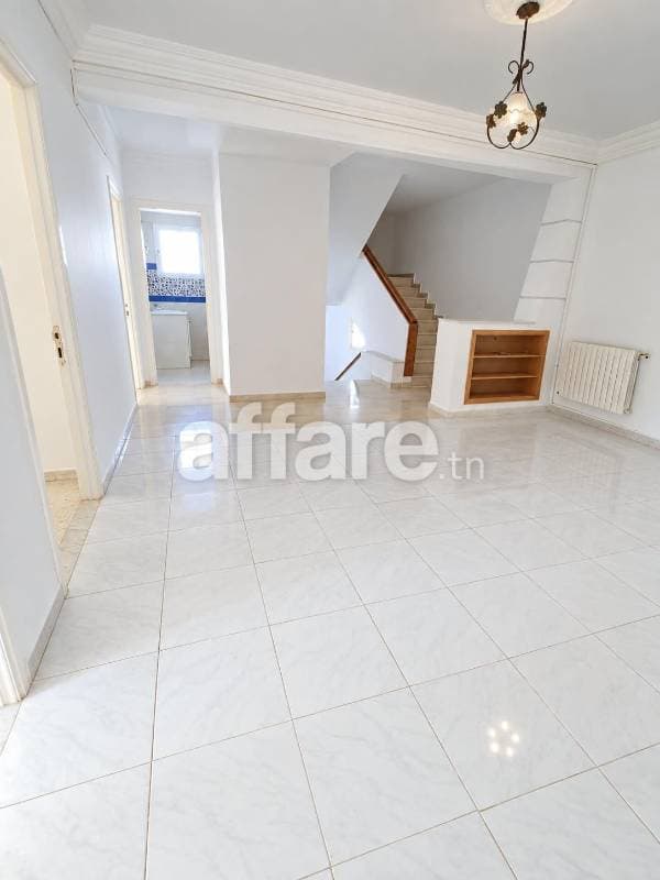 Manar 1 à louer villa S+5