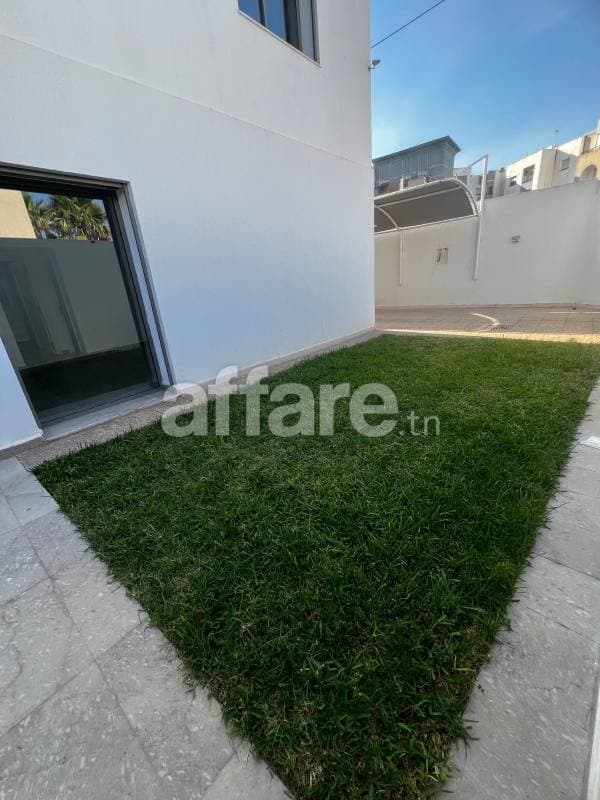 RIADH EL ANDALOUS TRIPLEX S+4 DE HAUT STANDING À LOUER
