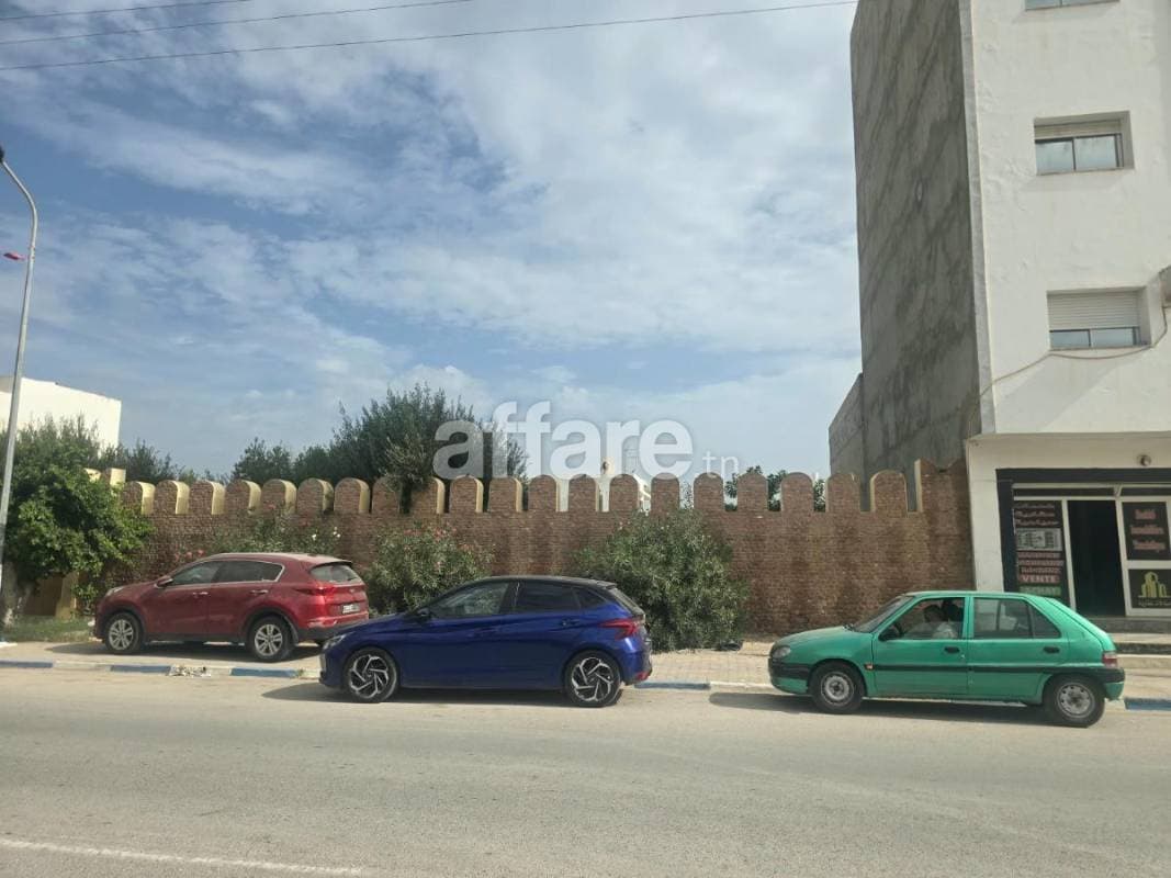 À vendre terrain et villa de 3700 m² à chatt mariem