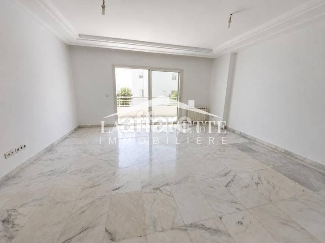 Appartement S+3 avec chambre de service au Lac2 MAL1136