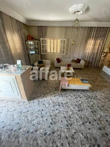 A vendre grande villa avec duplex et studio