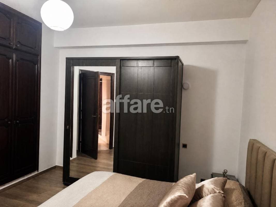 Grande armoire de chambre avec miroir intégré 800 DT