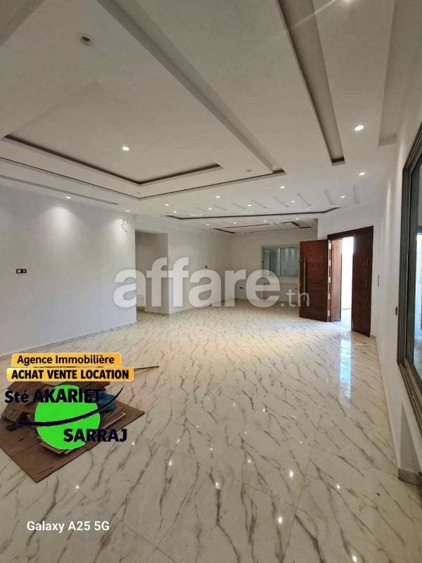 A VENDRE Appartement S+3 En Face Shoes Center Sahloul