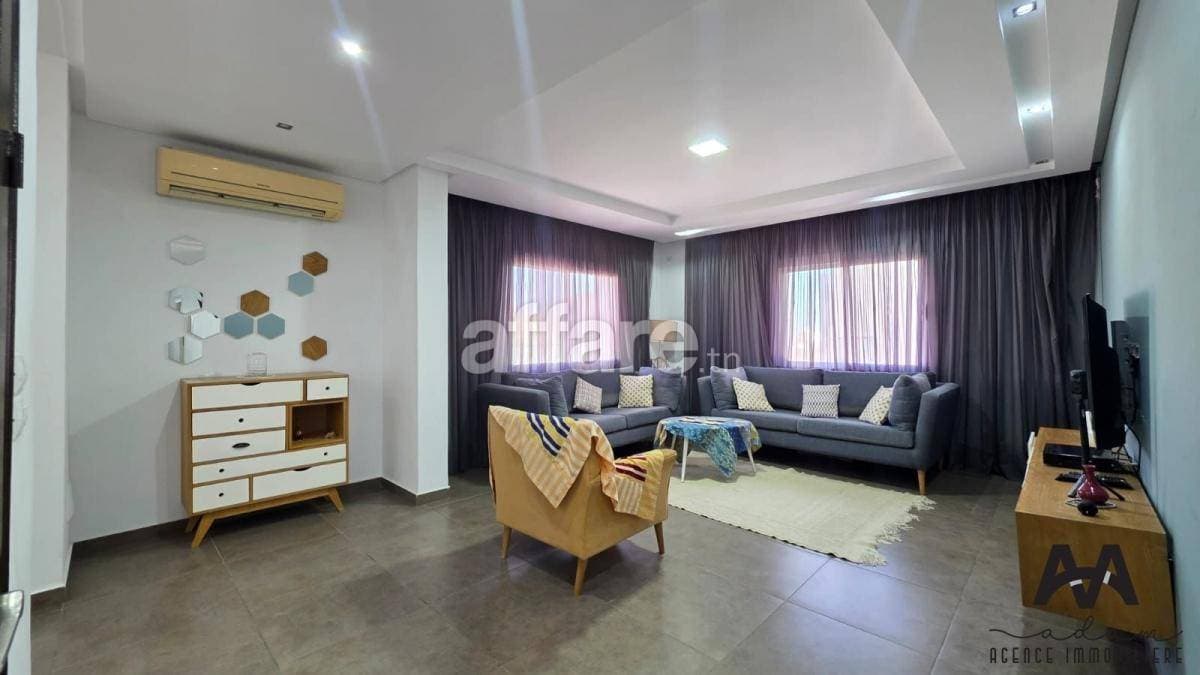 Étage de Villa S+3 Meublé à Louer à l Année Nabeul