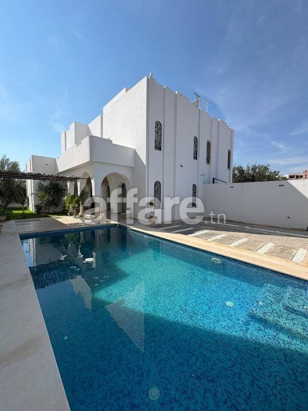 Villa Duplex S+3 Avec Piscine à Mrezga Hammamet Nord