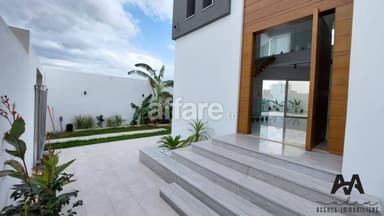 Villa Duplex S+4 avec Piscine Jinen Beni Khiar