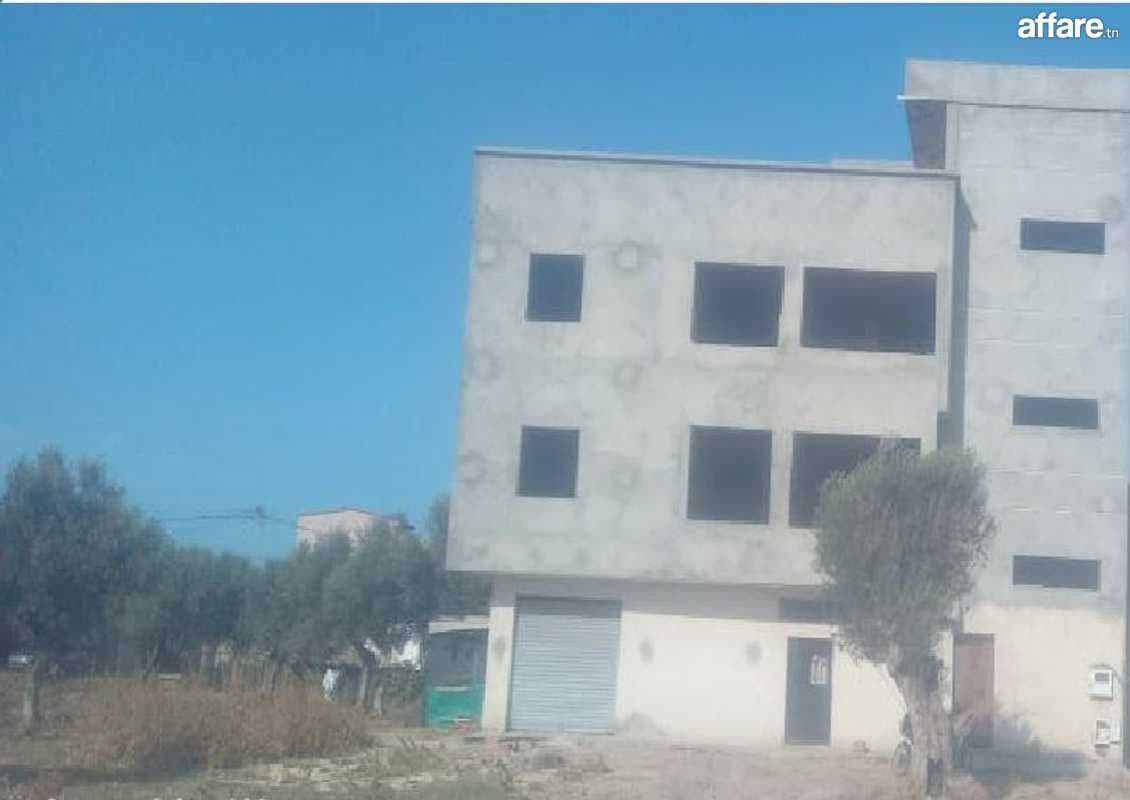 A Vendre Une Villa De quatre Niveaux à bizerte sud