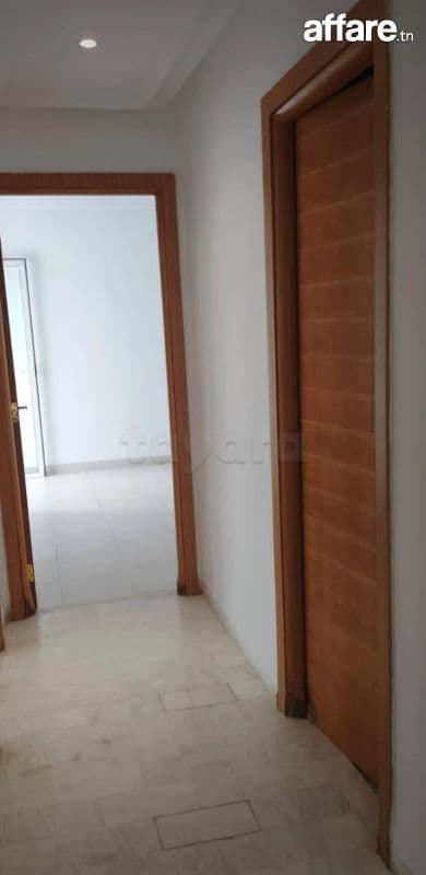 Location S2 vide à Cité Les Palmiers 