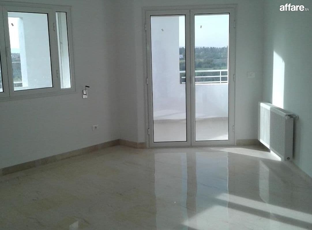 Location S2 vide à Cité Les Palmiers 