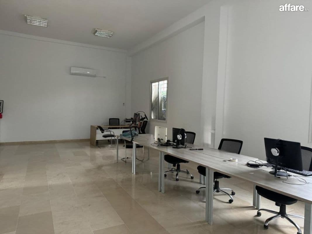 Super bureau au rdc dans la zone du lac 3 kram