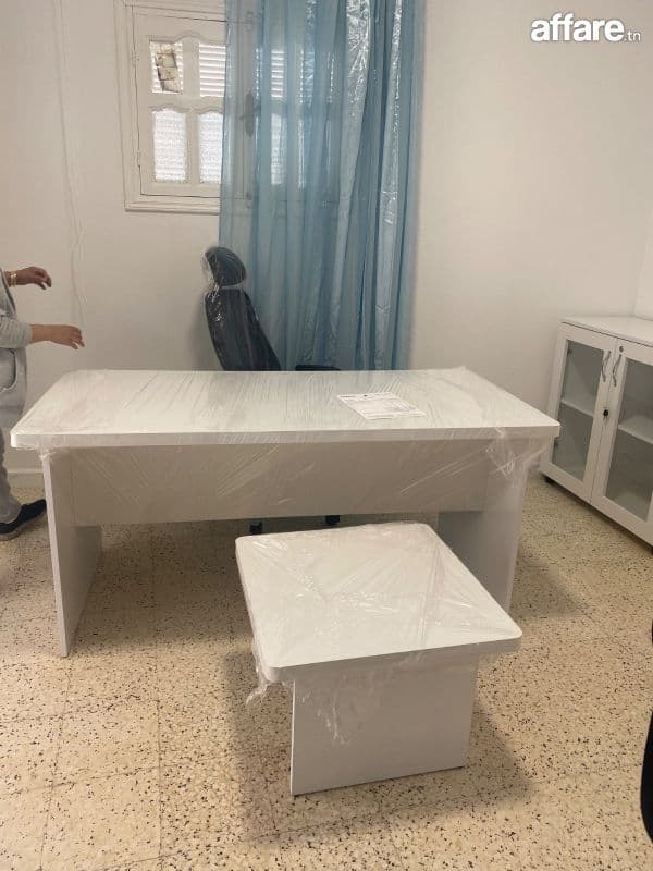À vendre meuble pour bureau en très bon état 