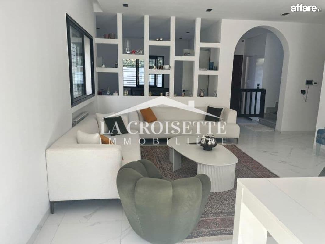 Villa S+3 avec piscine à la Soukra ZVL0045