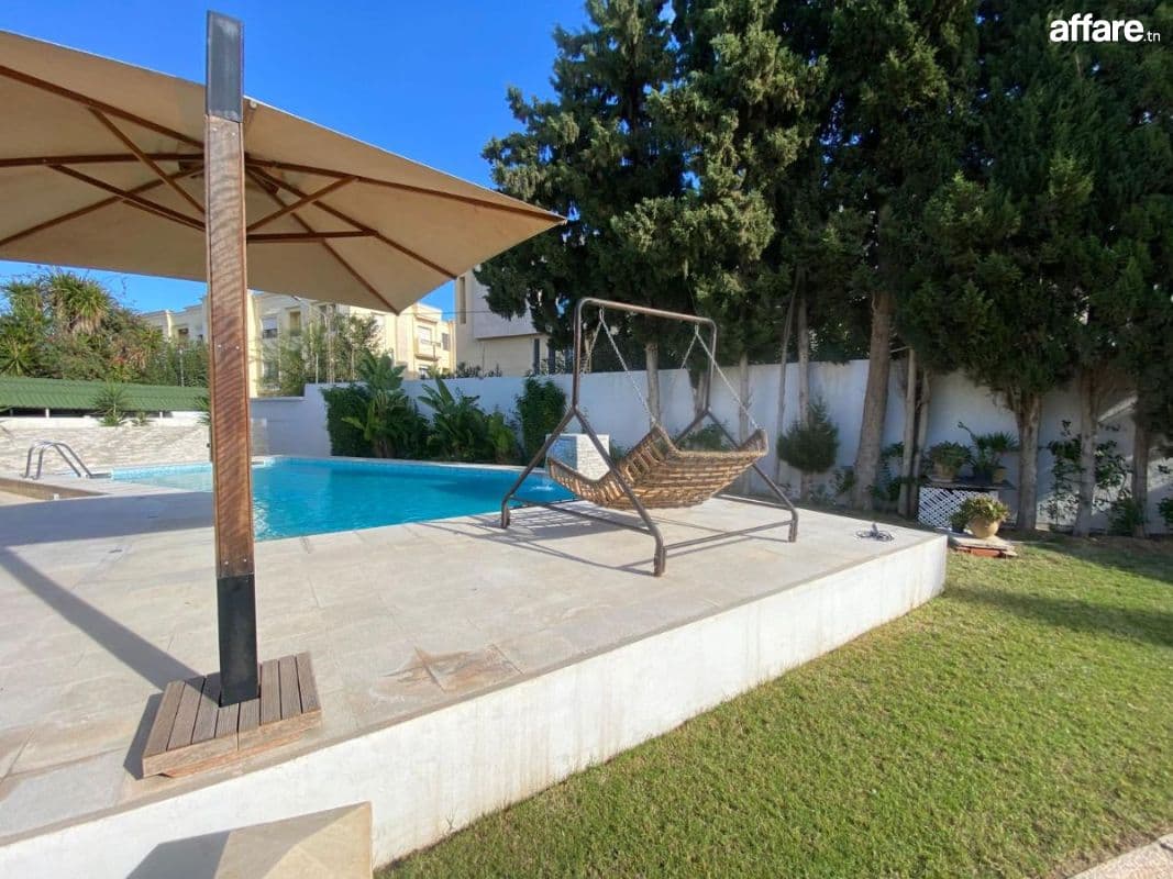 à louer villa avec piscine à soukra 