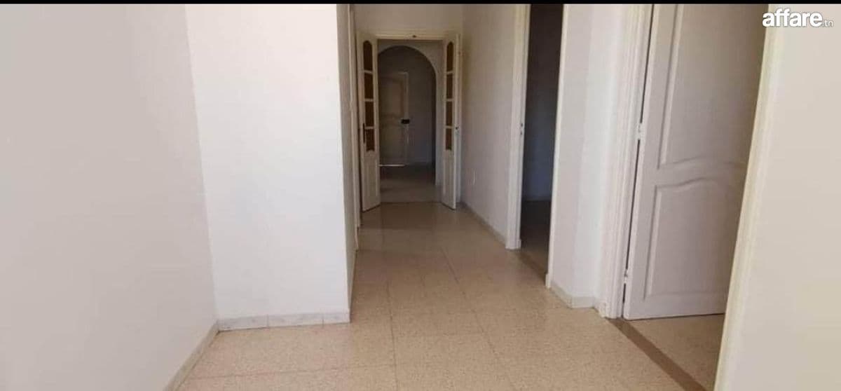 Location S3 vide à Borj Louzir 