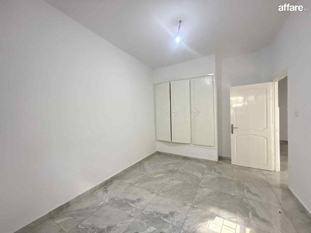 Pour la location  Megrine   Type : étage de villa   s+3 au R