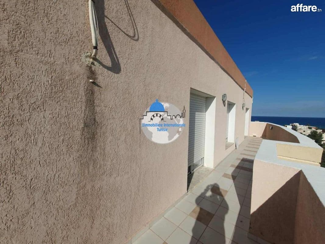 Appartement S+3 semi-meublé à louer à Cléopâtre Hammam Souss