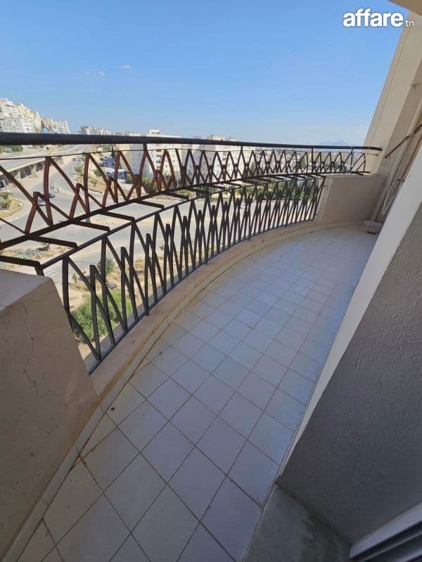 MENZAH 7 BIS APPAR S4 DE 190 M2 À VENDRE