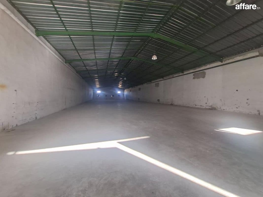 Dépôt industriel 1230 m² à louer à Bourbai Mhamdia – accès G