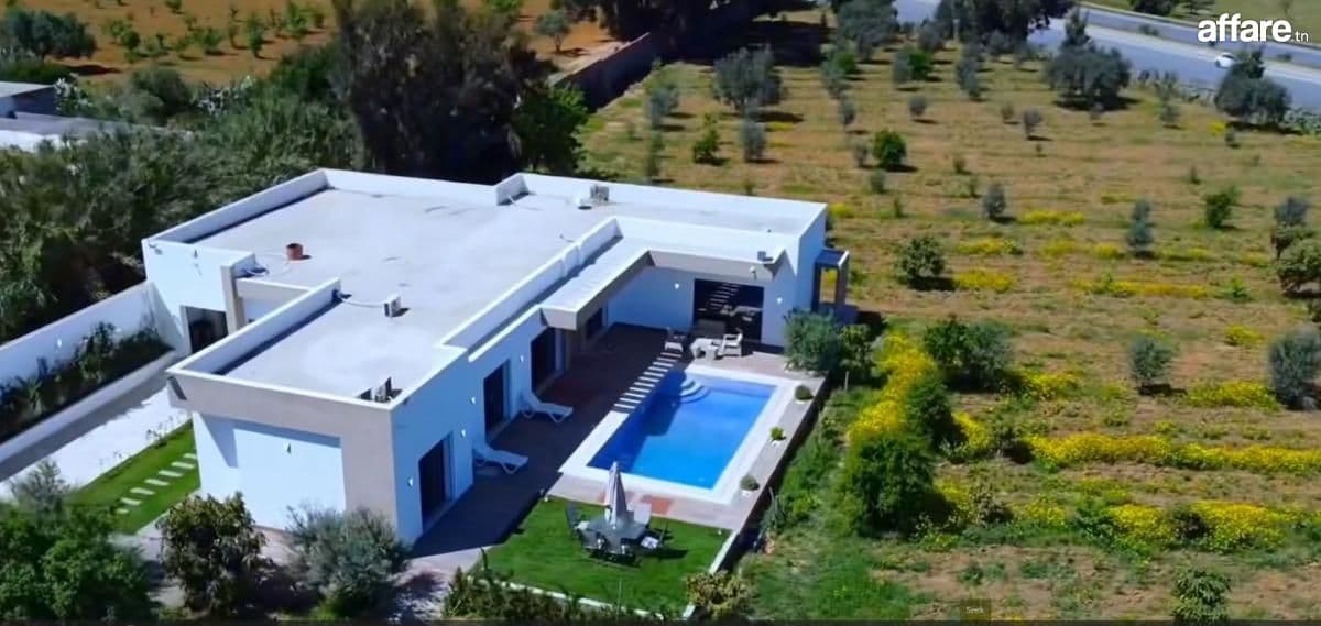 villa à grombalia sur l'autoroute A1 Hectare oliviers