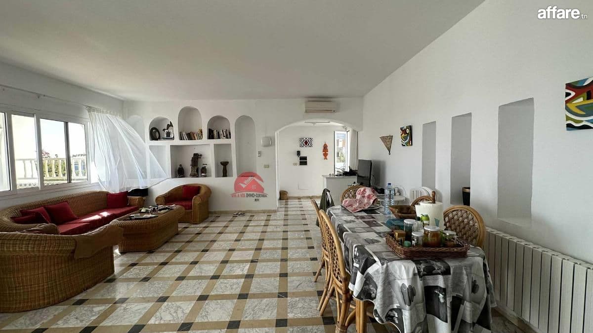 Location annuelle d'un étage de villa à la Zone Touristique 