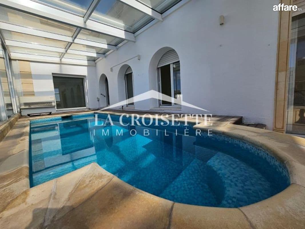Penthouse s4 avec piscine au Lac2 ZPL0005