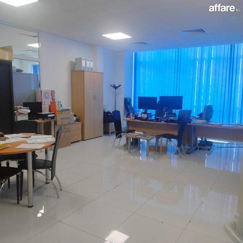 Coquette bureau 650m² à Charguia2