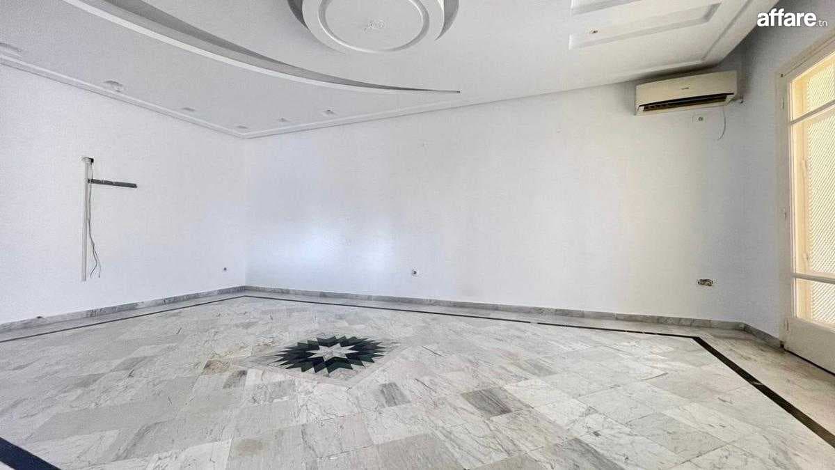 A Vendre Appartement S+3 à Menzah 8