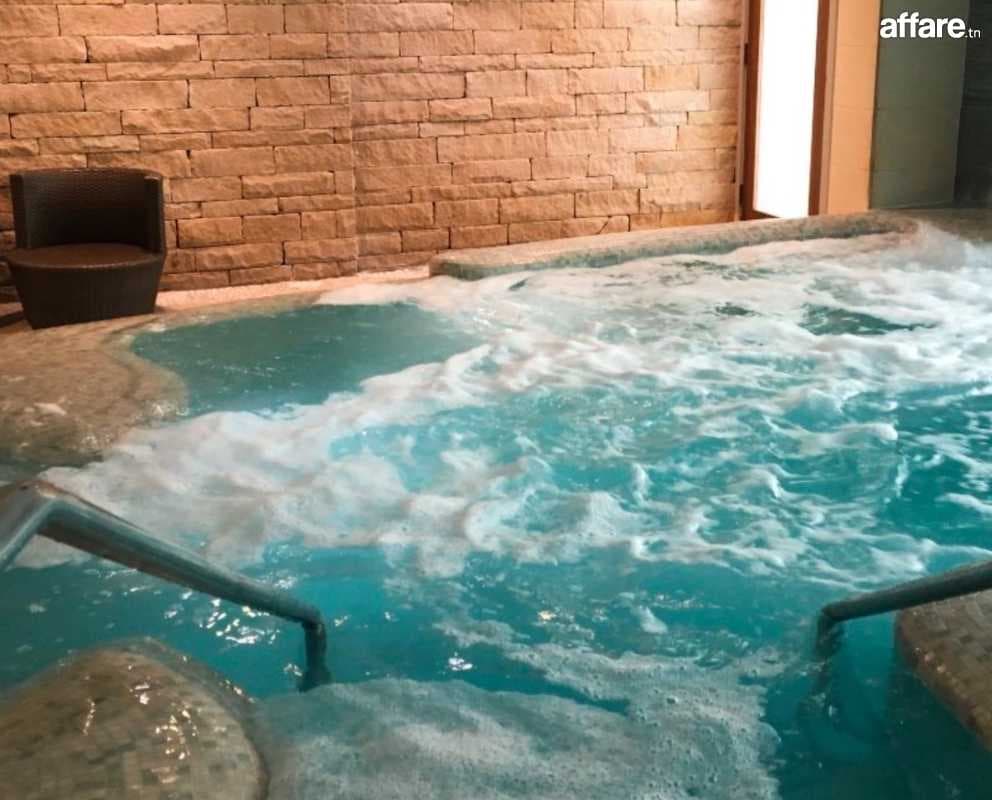 Massage , piscine chauffée 24 260 137
