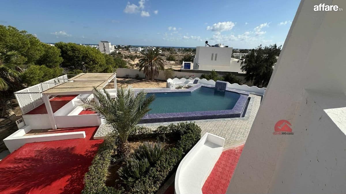 Location annuelle d'un étage de villa à la Zone Touristique 