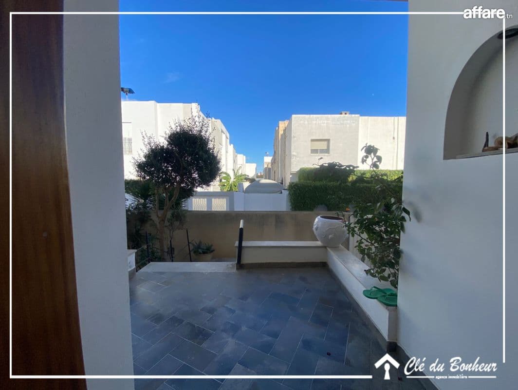 un beau duplex à la soukra 