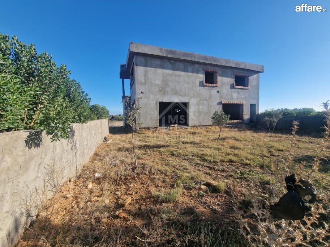 Villa S+4 encours de construction à vendre à Korba 51355351