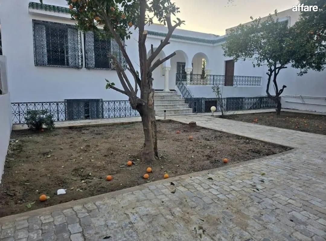 Location S4 vide à El Menzah 6