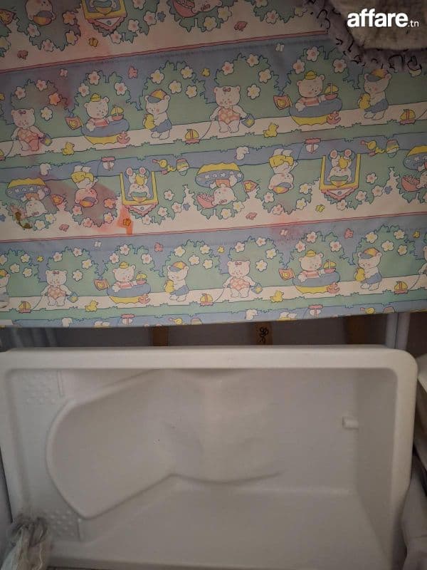 Table de change avec baignoire