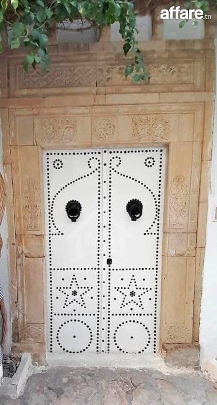 Maison arabe S+2 meublée à vendre à Hammamet centre ville 