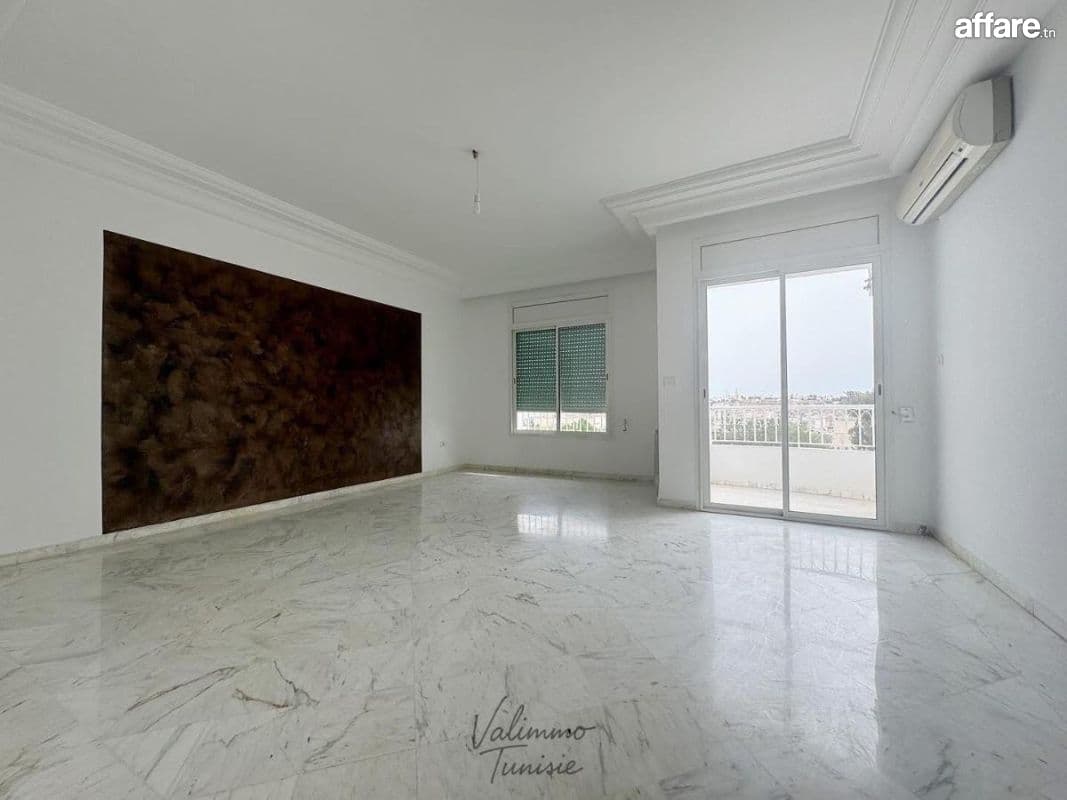 A Vendre Appartement S+4 à Jardin d'el Menzah 
