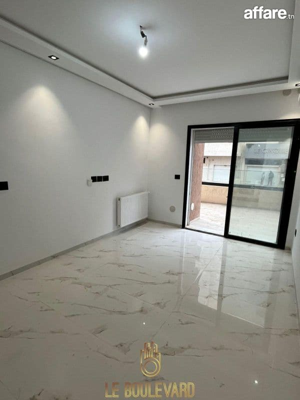A vendre Appartement S+2 avec terrasse à Nouvelle Soukra