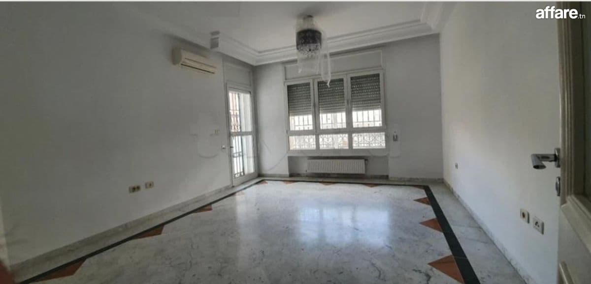 Location S2 vide à Jardin D'El Menzah 2
