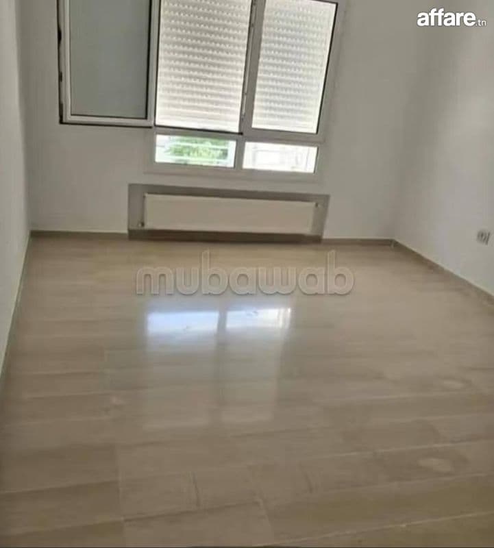 Location S3 vide à La Soukra