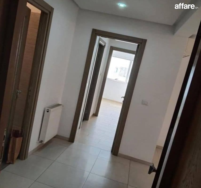 Location S2 vide à Ennasr 2
