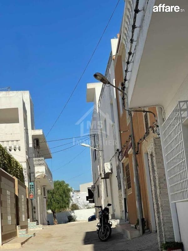 Une maison arabe avec garage à vendre à Hammamet 51355351