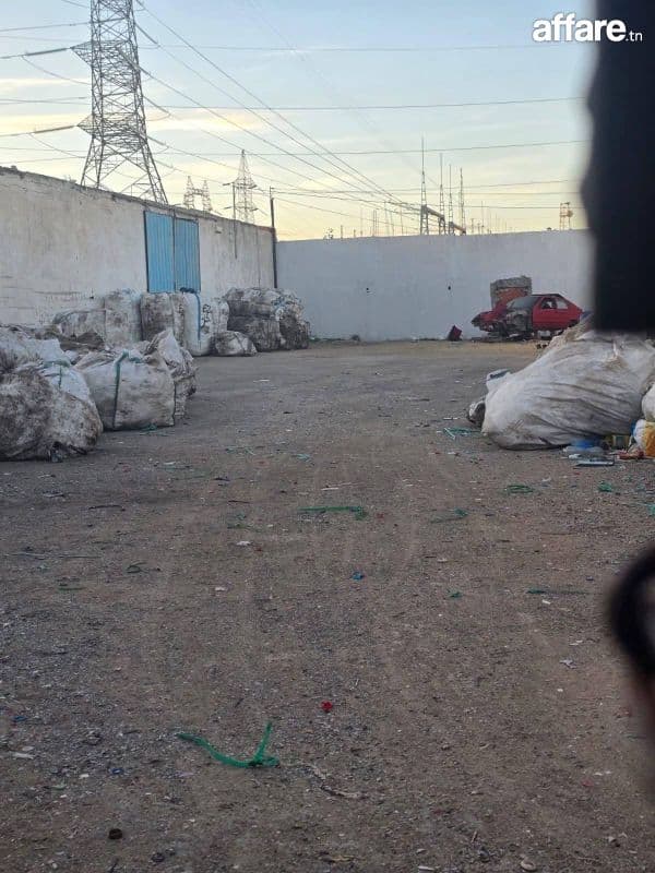 Opportunité "Avendre 3 local individuel 7000 m2 " 