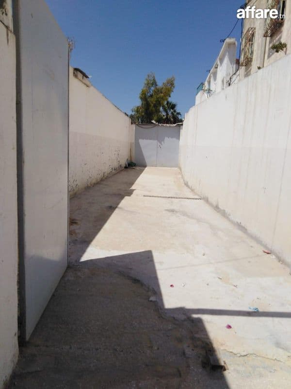 Garage à louer – Grand espace de 300 m² 