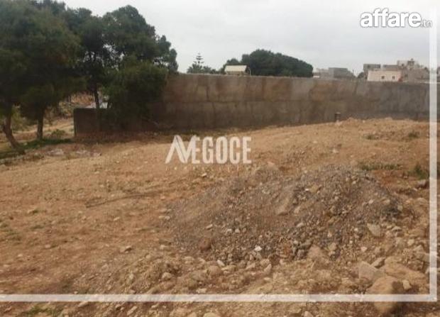 À vendre un terrain constructible situé à Riadh andalous